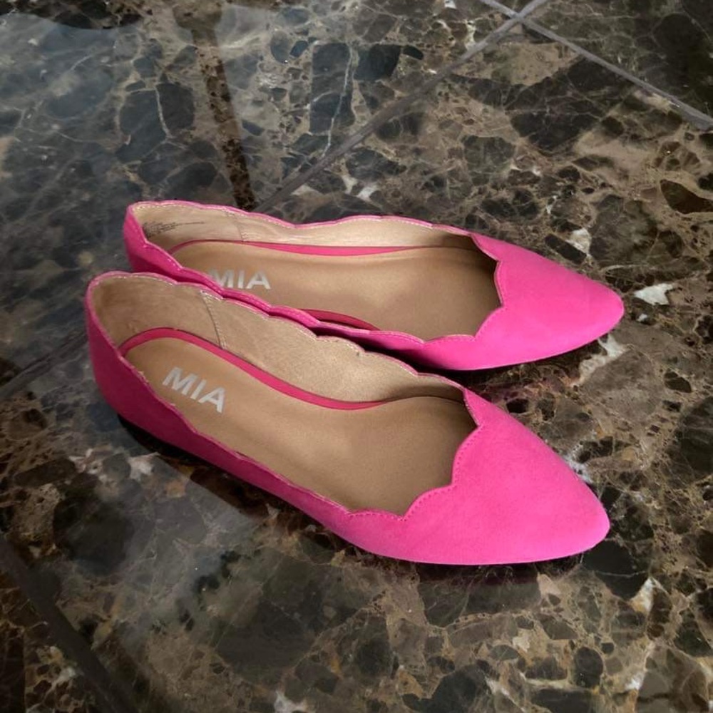 Pink flats
